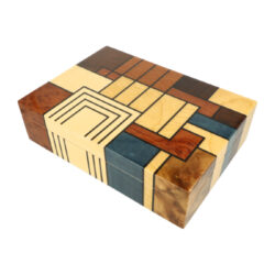 Humidor na doutníky Angelo Wood Modern, 33x23,5x9cm - Humidor na doutnky Angelo Wood Modern s kapacitou cca na 30 a 40 doutnk (v zvislosti na velikosti). Kvalitn zpracovan humidor v modernm designu m povrch ve vysokm lesku. Prostor pro doutnky je mon rozdlit dle poteby piloenou pepkou. Stoln humidor je dodvan bez vlhkomru a zvlhovae. Kvalitn kovov panty zajist pohodlnou manipulaci s vkem. Vnitek humidoru je vyloen cedrovm devem, kter prospv skladovn doutnk. Pokrbn povrchu na kterm je humidor poloen, zabrauje jemn tkanina, kterou je spodn st humidoru vybavena.

Celkov rozmry humidoru ( x H x V): 330 x 235 x 90 mm
Prostor pro doutnky ( x H x V): 280 x 185 x 58 mm
Distributor: Fortis-DB, spol. s r.o.

Humidory jsou dodvny nezavlhen, proto Vm nabzme bezplatnou volitelnou slubu Zavlhen humidoru, kterou si vyberete v Souvisejcm zbo. Nov humidor je nutn ped prvnm uloenm doutnk zavlhit, upravit a ustlit jeho vlhkost na poadovanou hodnotu. Dobe zavlhen humidor uchov Vae doutnky ve skvl kondici.

a target=_blank href=..\www\prilohy\Nvod_k_pouit_humidoru.pdfNvod k pouit humidoru - PDF/a
