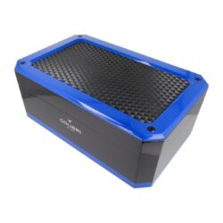 Humidor na doutníky Colibri Rally Black/Blue, 40x25x16cm - Atraktivn humidor na doutnky s kapacitou cca 80 - 100 doutnk (v zvislosti na velikosti). Humidor Colibri v modernm designu v erno modr kombinaci m povrch ve vysokm lesku. Vnitek precizn zpracovanho humidor je vyroben z cedrovho deva, kter prospv skladovn doutnk. Prostor pro doutnky je mon rozdlit dle poteby piloenmi cedrovmi pepkami. Pohodln zavrn vka zajiuj kvalitn kovov panty. Stoln humidor je vybaven digitlnm vlhkomrem a zvlhovaem s houbou. Vlhkomr je uchycen pomoc magnetu. Zvlhova lze uchytit dvma zpsoby, a to zasunutm do pipraven pihrdky pro zvlhova, kter je pipevnn magnetem nebo pomoc piloen lepic psky se suchch zipem. Pokrbn povrchu, na kterm je humidor poloen, zabrauje jemn sametov ltka na spodn sti. Humidory Colibri jsou zabalen v jemn tkanin a dodvan v originln krabici.

Celkov rozmry humidoru ( x H x V): 400 x 250 x 160 mm
Prostor pro doutnky ( x H x V): 320 x 205 x 105 mm
Vnitn rozmr pihrdky pro zvlhovae ( x H x V): 156 x 73 x 20 mm
Rozmry prostoru pro vlhkomr ( x H x V): 91 x 57 x 9 mm
Distributor: Fortis-DB, spol. s r.o.

Funkce digitlnho vlhkomru: zobrazen vlhkosti (%) aktuln/Min/Max, zobrazen teploty C/F aktuln/Min/Max, monost open pomoc vyklpc oprky 
Napjen: 1x knoflkov baterie LR 1130 1,5 V
Obsah balen: humidor, 2x pepka, 1x digitln vlhkomr (s bateri), 1x zvlhova s houbou, 1x pihrdka na zvlhova, 2x lepic psek se suchm zipem, 1x magnet a plechov podloka (pro vlhkomr)

Humidory jsou dodvny nezavlhen, proto Vm nabzme bezplatnou volitelnou slubu Zavlhen humidoru, kterou si vyberete v Souvisejcm zbo. Nov humidor je nutn ped prvnm uloenm doutnk zavlhit, upravit a ustlit jeho vlhkost na poadovanou hodnotu. Dobe zavlhen humidor uchov Vae doutnky ve skvl kondici.

a target=_blank href=..\www\prilohy\Nvod_k_pouit_humidoru.pdfNvod k pouit humidoru - PDF/a
